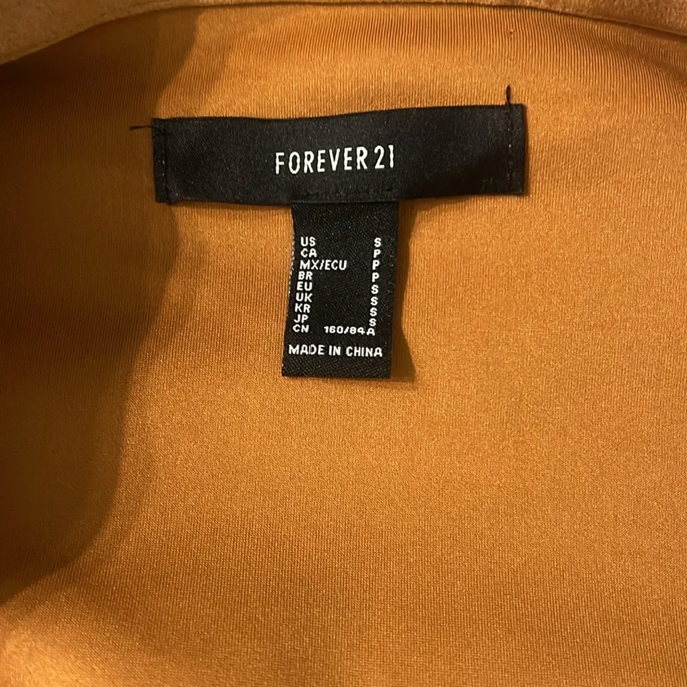 Women’s Coat - Picture 3 of 4